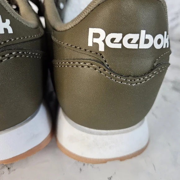 Reebok Classic Leather Army Green Running Sneakers -Men's Size 7 Without Box - Picture 5 of 9